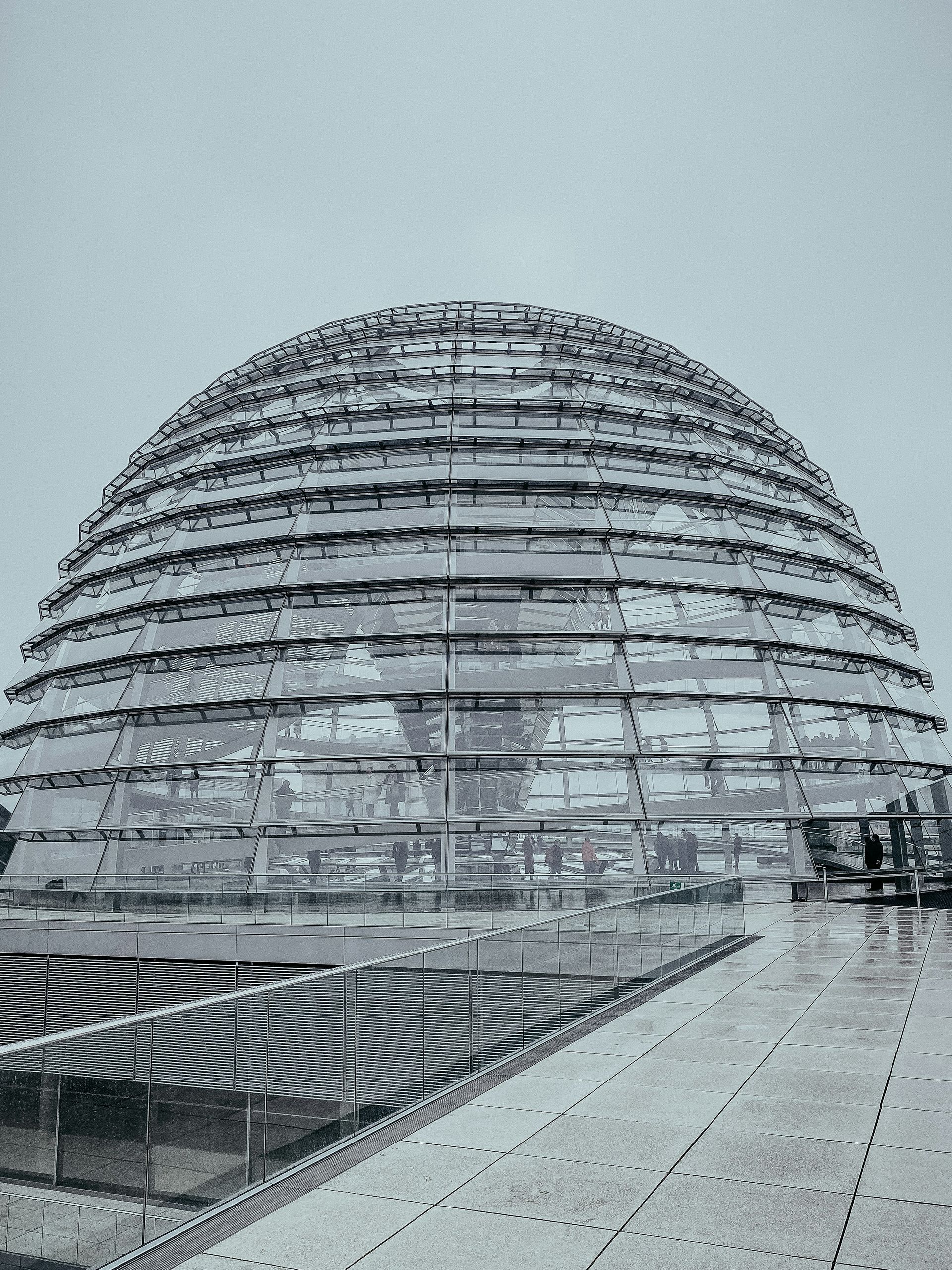 How much does it cost to courier from Canada to Germany? How much does it cost to courier from Canada to Germany?